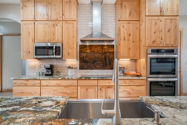 84 Camino Redondo, Placitas, NM 87043