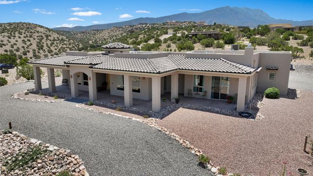 84 Camino Redondo, Placitas, NM 87043