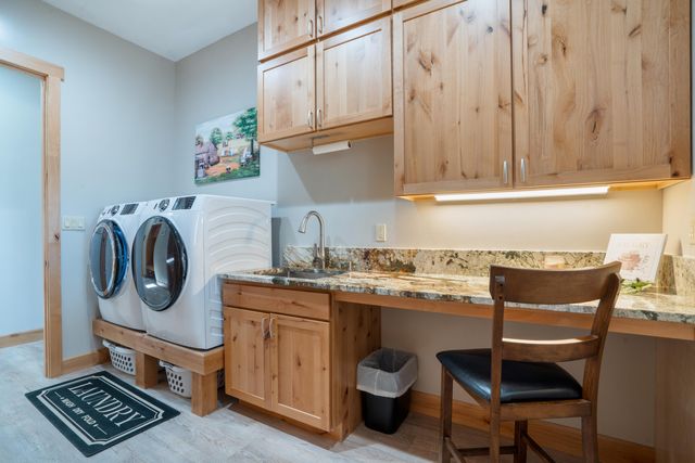 84 Camino Redondo, Placitas, NM 87043