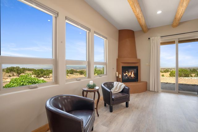 84 Camino Redondo, Placitas, NM 87043