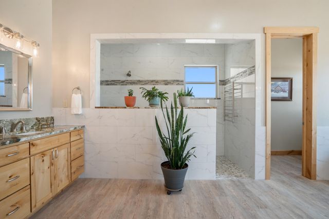 84 Camino Redondo, Placitas, NM 87043