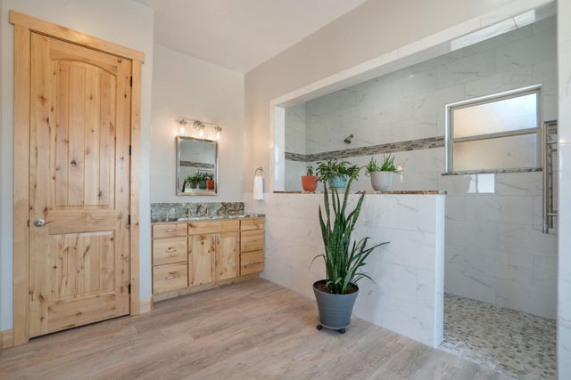 84 Camino Redondo, Placitas, NM 87043