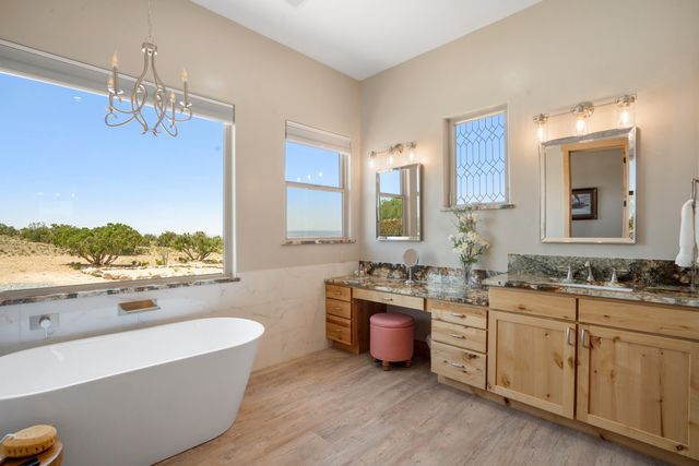 84 Camino Redondo, Placitas, NM 87043