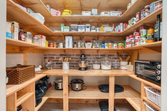 84 Camino Redondo, Placitas, NM 87043