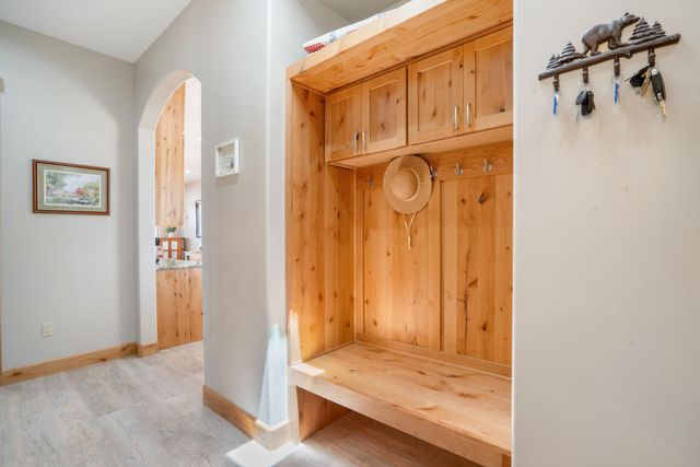 84 Camino Redondo, Placitas, NM 87043