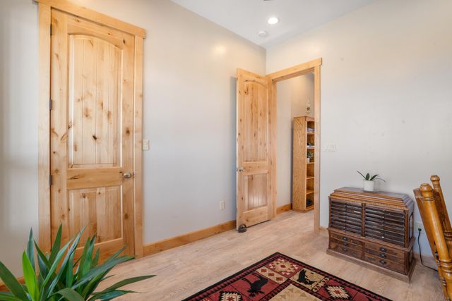 84 Camino Redondo, Placitas, NM 87043