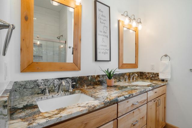 84 Camino Redondo, Placitas, NM 87043