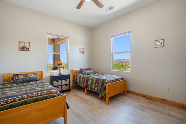 84 Camino Redondo, Placitas, NM 87043