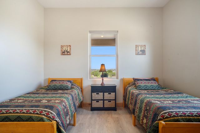 84 Camino Redondo, Placitas, NM 87043