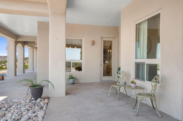 84 Camino Redondo, Placitas, NM 87043