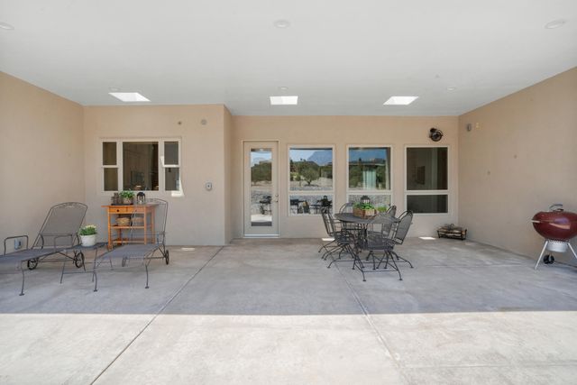 84 Camino Redondo, Placitas, NM 87043