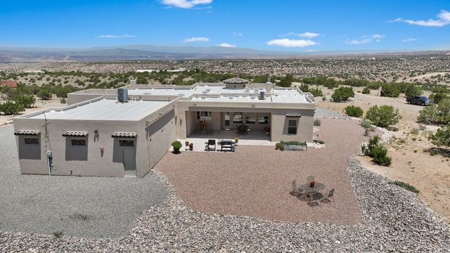 84 Camino Redondo, Placitas, NM 87043