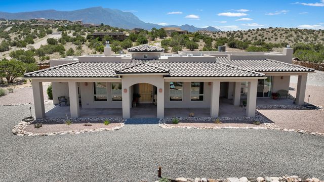 84 Camino Redondo, Placitas, NM 87043