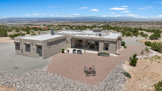 84 Camino Redondo, Placitas, NM 87043