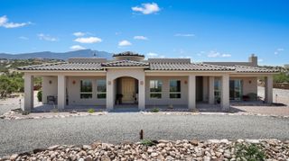 84 Camino Redondo, Placitas, NM 87043