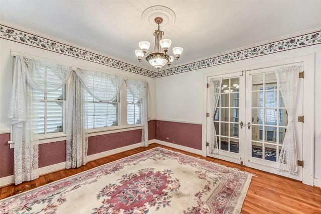 214 9th Avenue N, Texas City, TX 77590