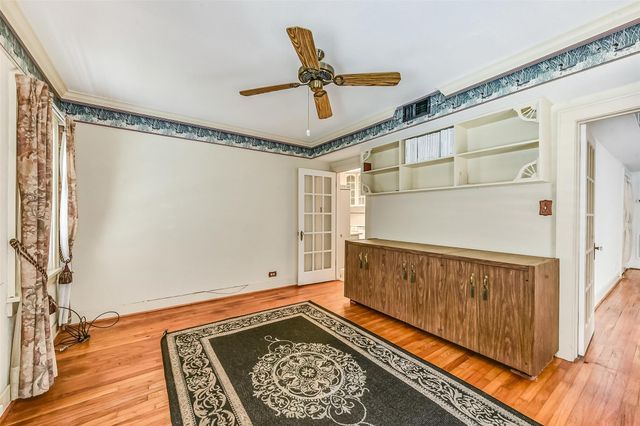 214 9th Avenue N, Texas City, TX 77590