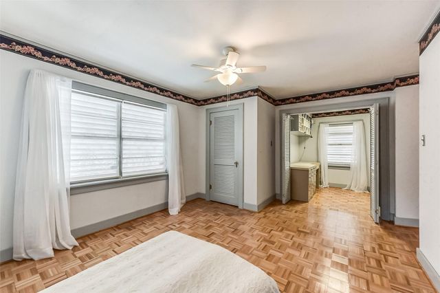 214 9th Avenue N, Texas City, TX 77590