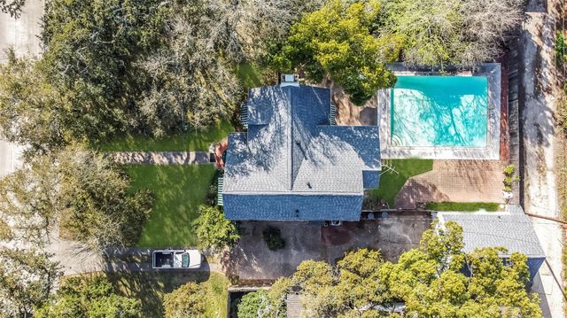 214 9th Avenue N, Texas City, TX 77590