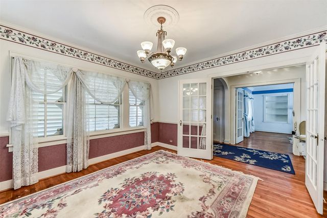 214 9th Avenue N, Texas City, TX 77590