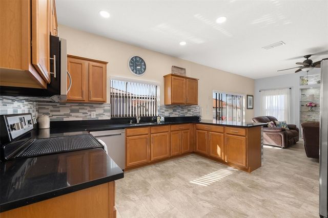 231 SUMMER PLACE LOOP, Clermont, FL 34714