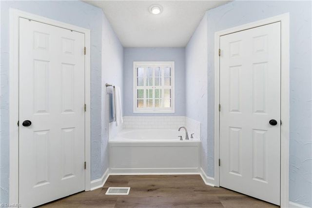 7640 Abington Drive, Kernersville, NC 27284