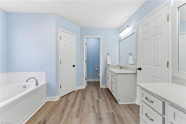 7640 Abington Drive, Kernersville, NC 27284