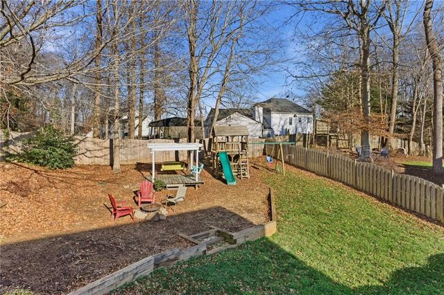 7640 Abington Drive, Kernersville, NC 27284