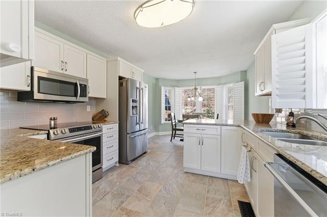 7640 Abington Drive, Kernersville, NC 27284