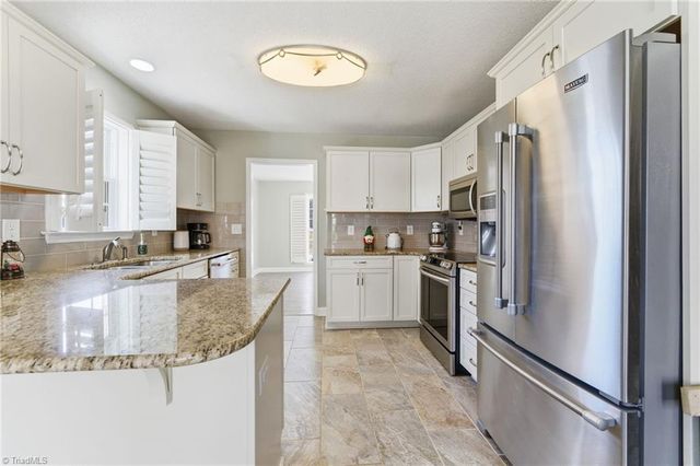 7640 Abington Drive, Kernersville, NC 27284