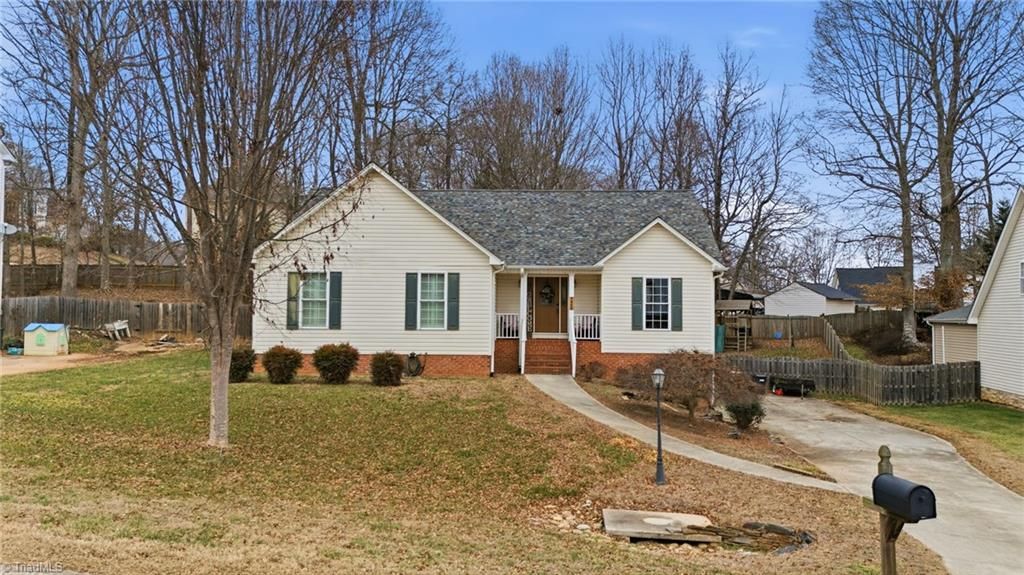 7640 Abington Drive, Kernersville, NC 27284