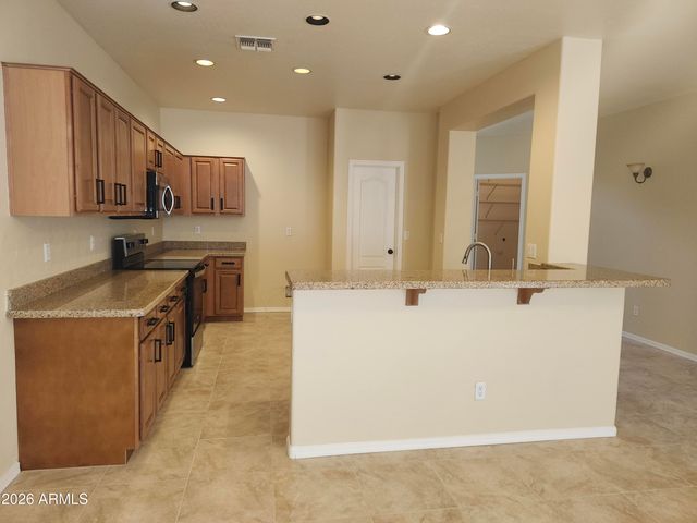 41132 N HUDSON Trail, Anthem, AZ 85086