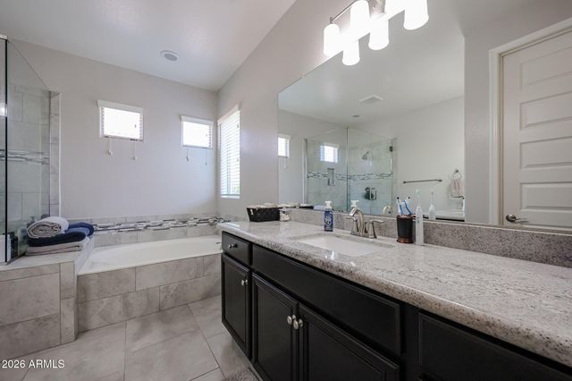 4722 E CIELO GRANDE Avenue, Phoenix, AZ 85050