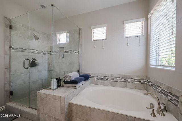 4722 E CIELO GRANDE Avenue, Phoenix, AZ 85050