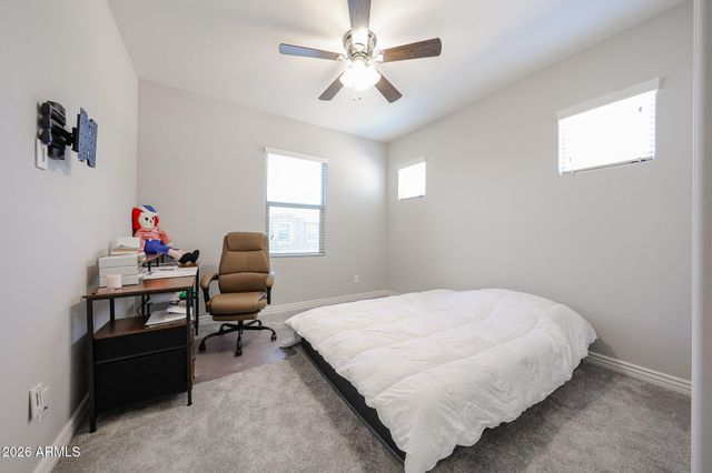 4722 E CIELO GRANDE Avenue, Phoenix, AZ 85050
