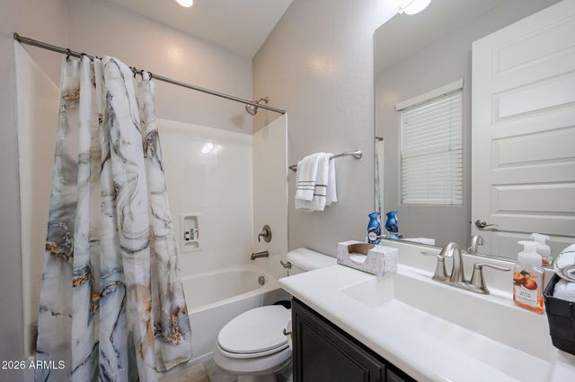 4722 E CIELO GRANDE Avenue, Phoenix, AZ 85050