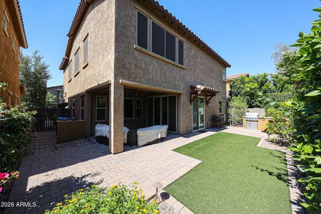 4722 E CIELO GRANDE Avenue, Phoenix, AZ 85050
