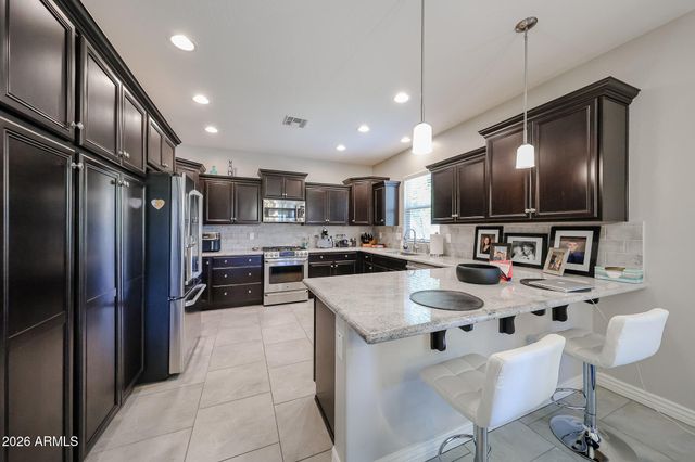 4722 E CIELO GRANDE Avenue, Phoenix, AZ 85050