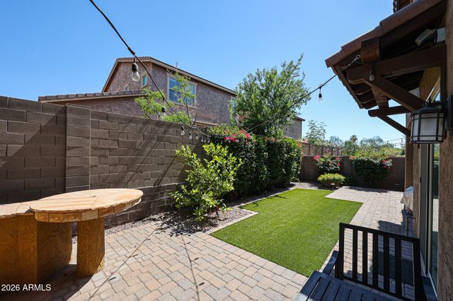 4722 E CIELO GRANDE Avenue, Phoenix, AZ 85050