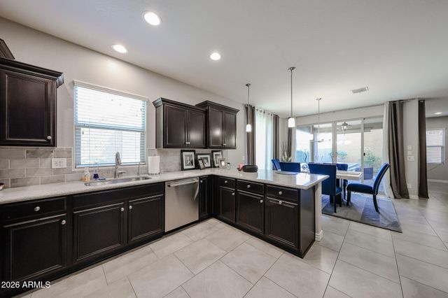 4722 E CIELO GRANDE Avenue, Phoenix, AZ 85050