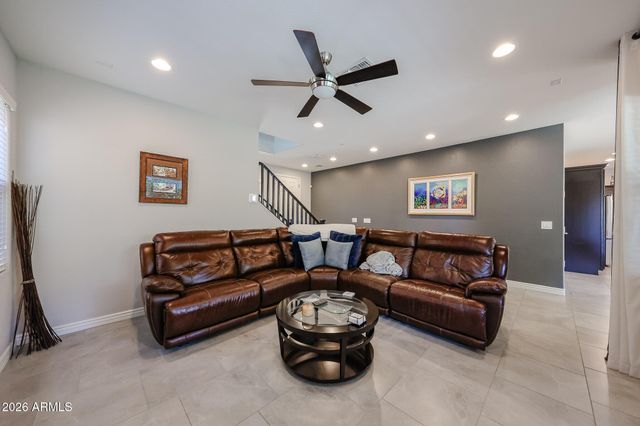 4722 E CIELO GRANDE Avenue, Phoenix, AZ 85050