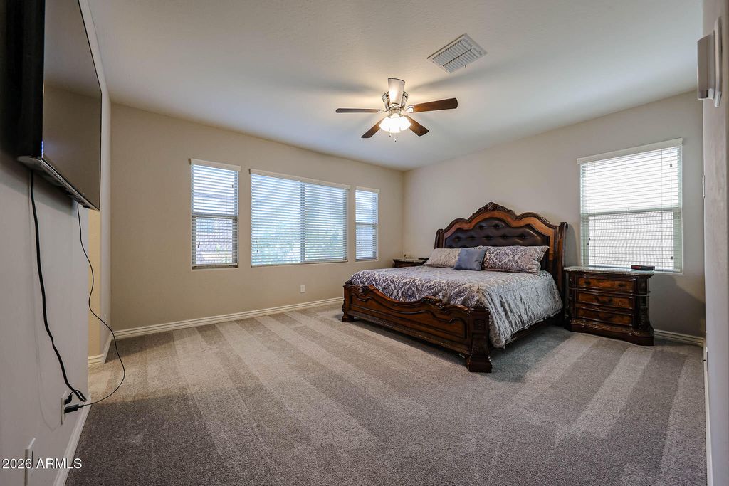 Image 10 of property listing at 4722 E CIELO GRANDE Avenue, Phoenix, AZ 85050