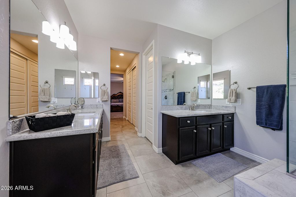Image 13 of property listing at 4722 E CIELO GRANDE Avenue, Phoenix, AZ 85050