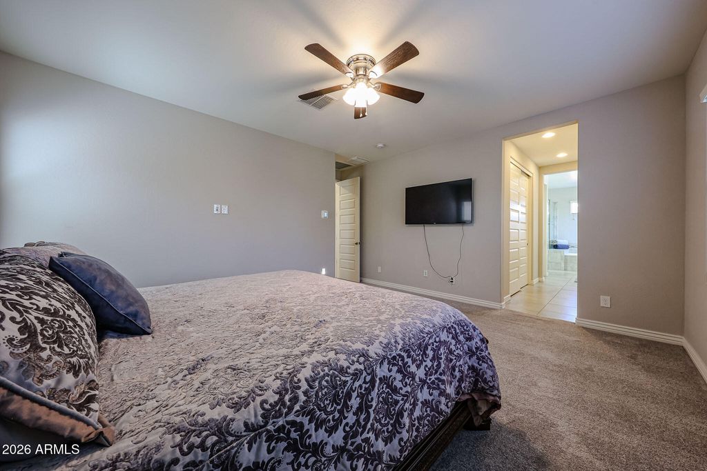 Image 16 of property listing at 4722 E CIELO GRANDE Avenue, Phoenix, AZ 85050