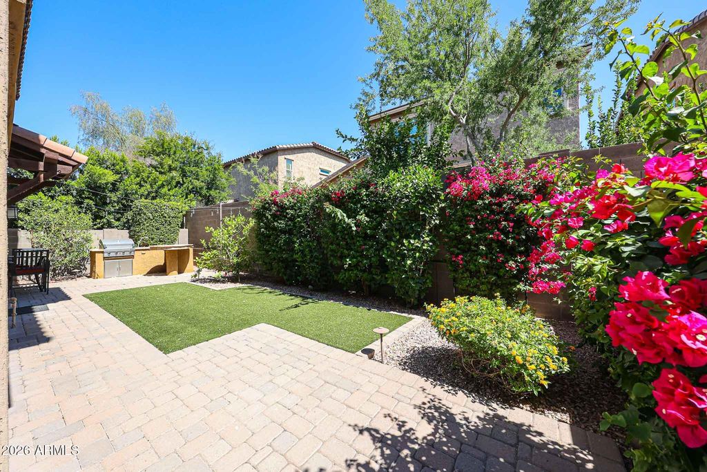 Image 28 of property listing at 4722 E CIELO GRANDE Avenue, Phoenix, AZ 85050