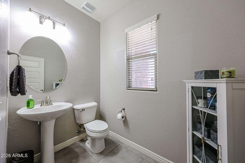 Image 9 of property listing at 4722 E CIELO GRANDE Avenue, Phoenix, AZ 85050