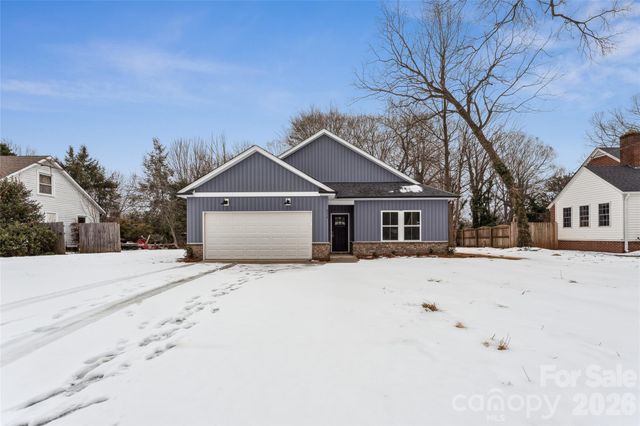 216 Magnolia Street, Statesville, NC 28677