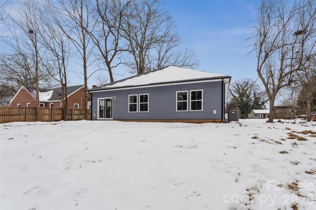 216 Magnolia Street, Statesville, NC 28677