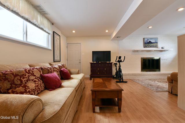 7 White Pine Lane, Wilton, NY 12866