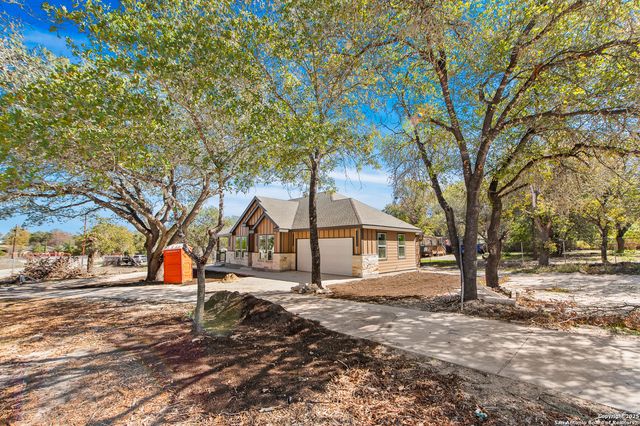 23102 Shady Forest, Elmendorf, TX 78112